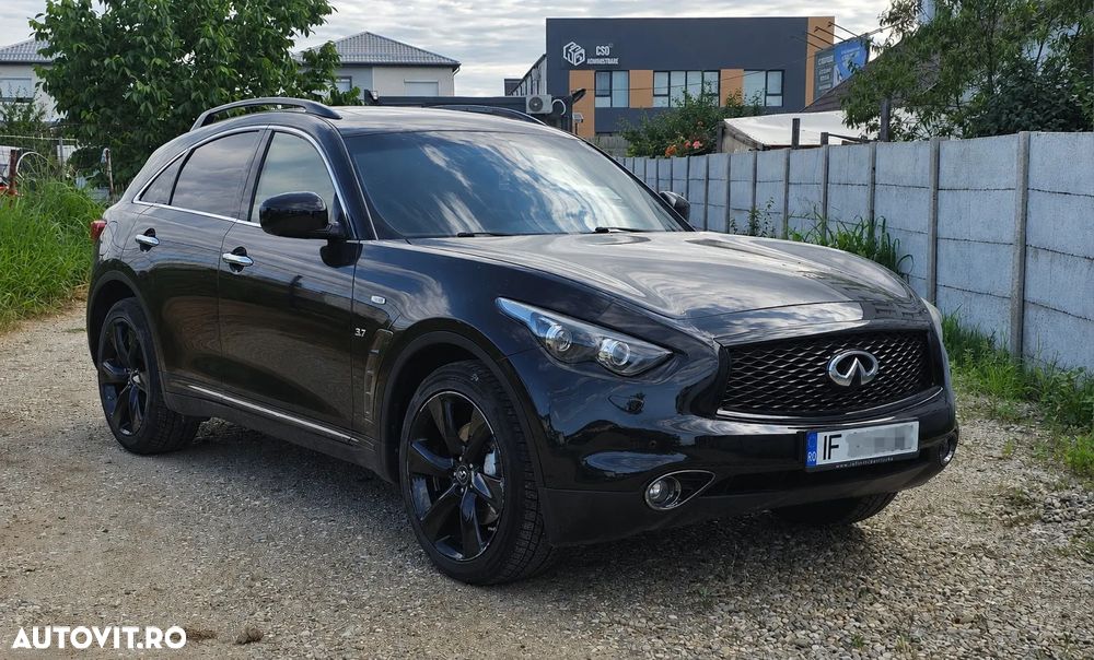 Infiniti QX70 - 2