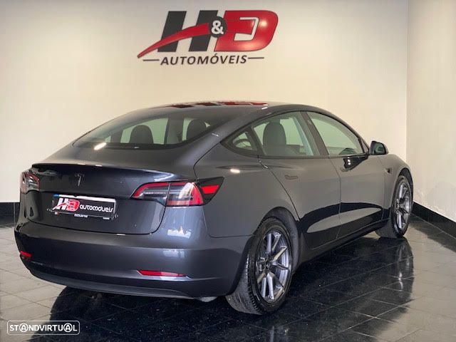 Tesla Model 3 Long Range Tração Traseira - 3