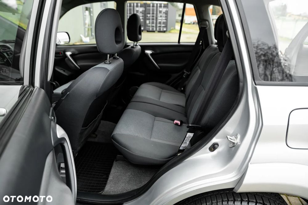 Toyota RAV4 2.0 VVT-i 4x4 - 15