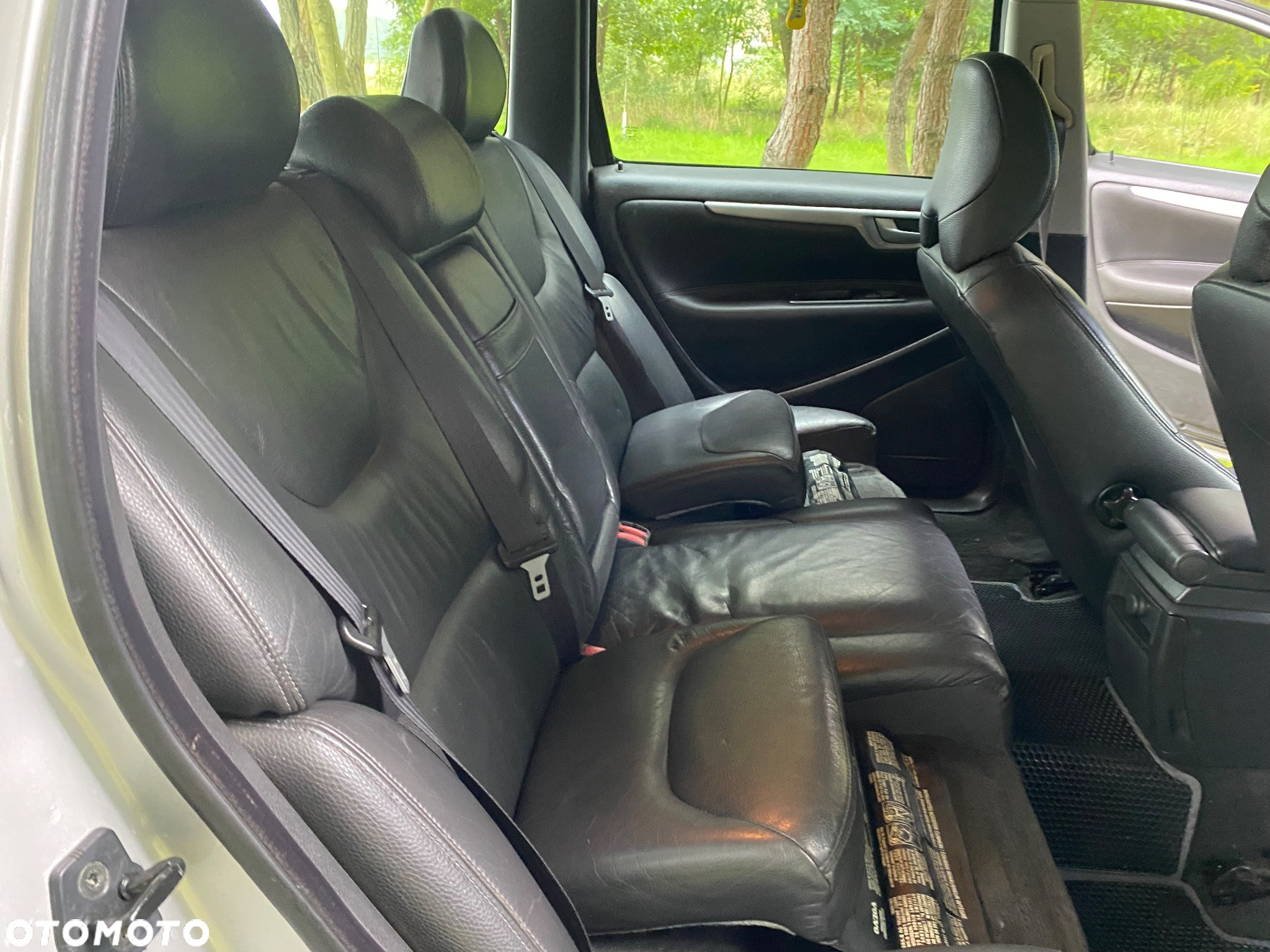 Volvo V70 2.4 - 15