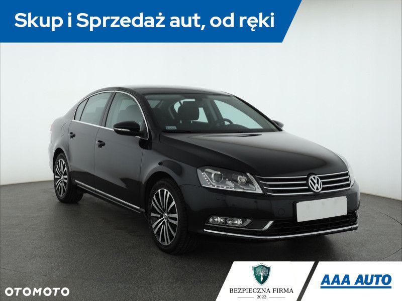 Volkswagen Passat - 2