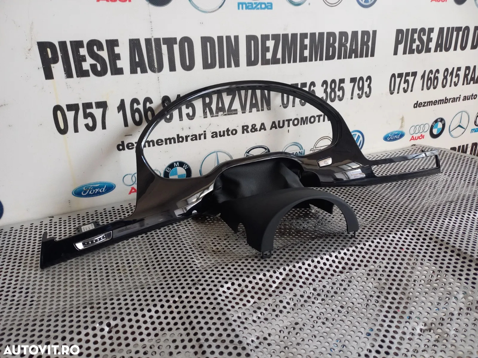 Ornament Rama Ceasuri Bord Negru Lucios Audi A8 4H D4 An 2010-2011-2012-2013-2014-2015-2016-2017 Vo - 3