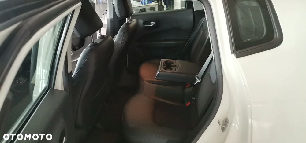 Jeep Compass 1.3 TMair Night Eagle FWD S&S DDCT - 17