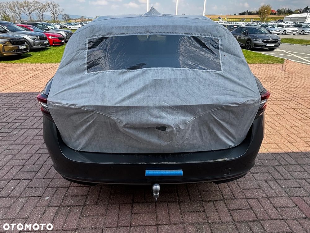 Skoda Superb 2.0 TDI SCR 4x4 L&K DSG - 9