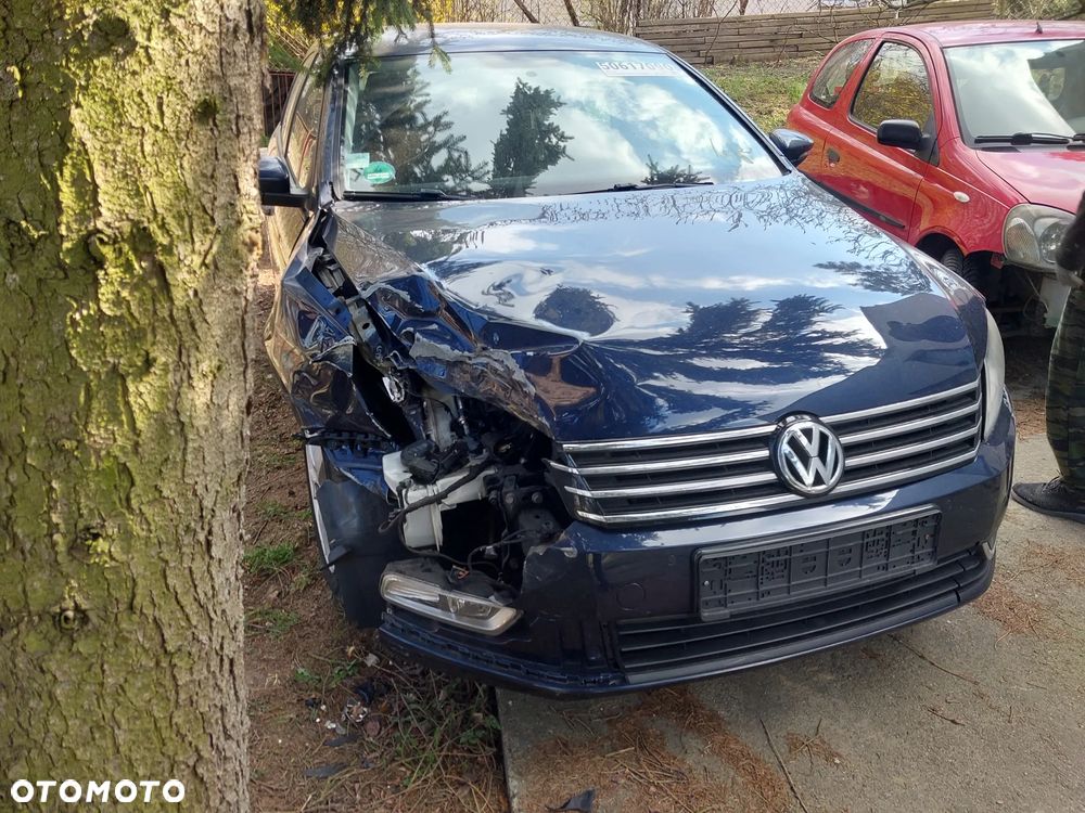 Volkswagen Passat 1.4 TSI BMT Trendline - 2