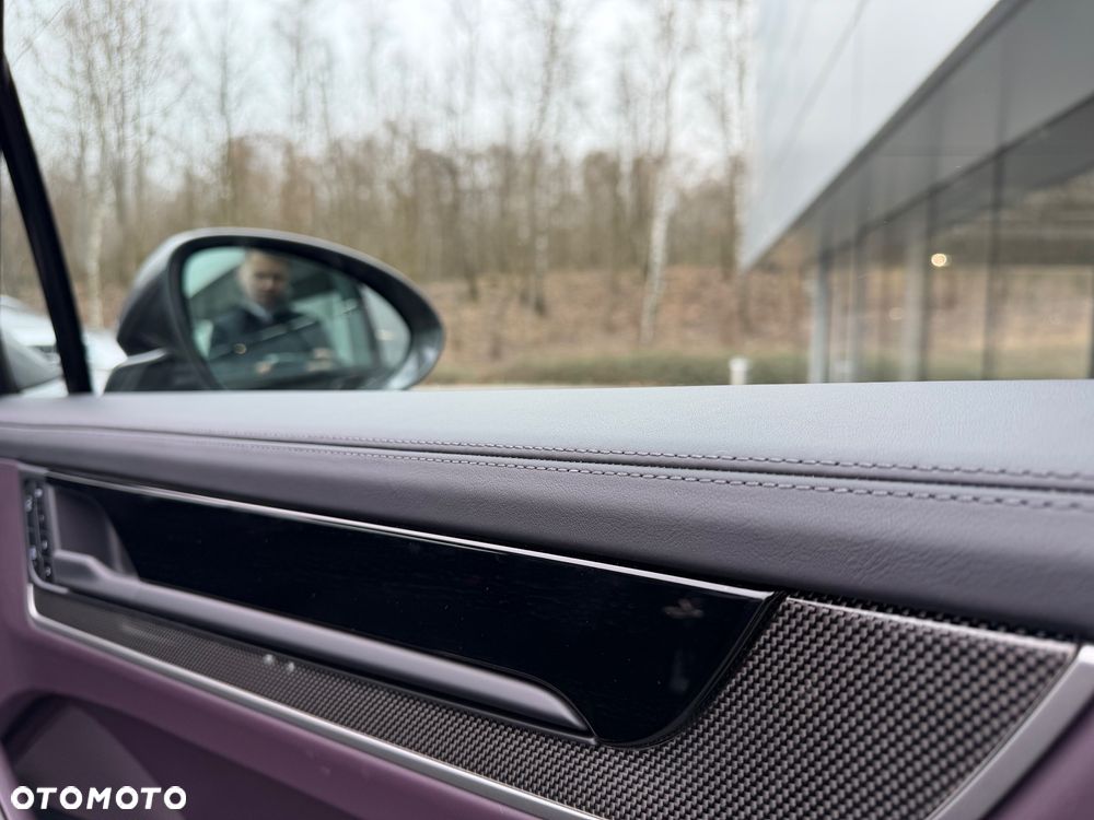 Porsche Cayenne - 25