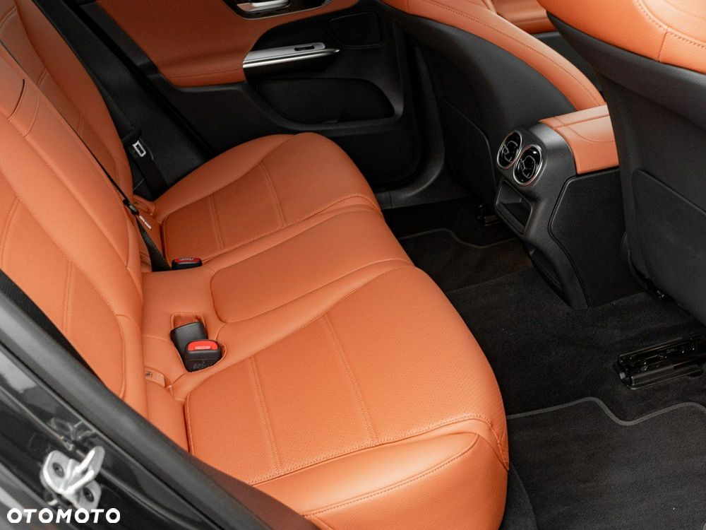 Mercedes-Benz GLC - 27