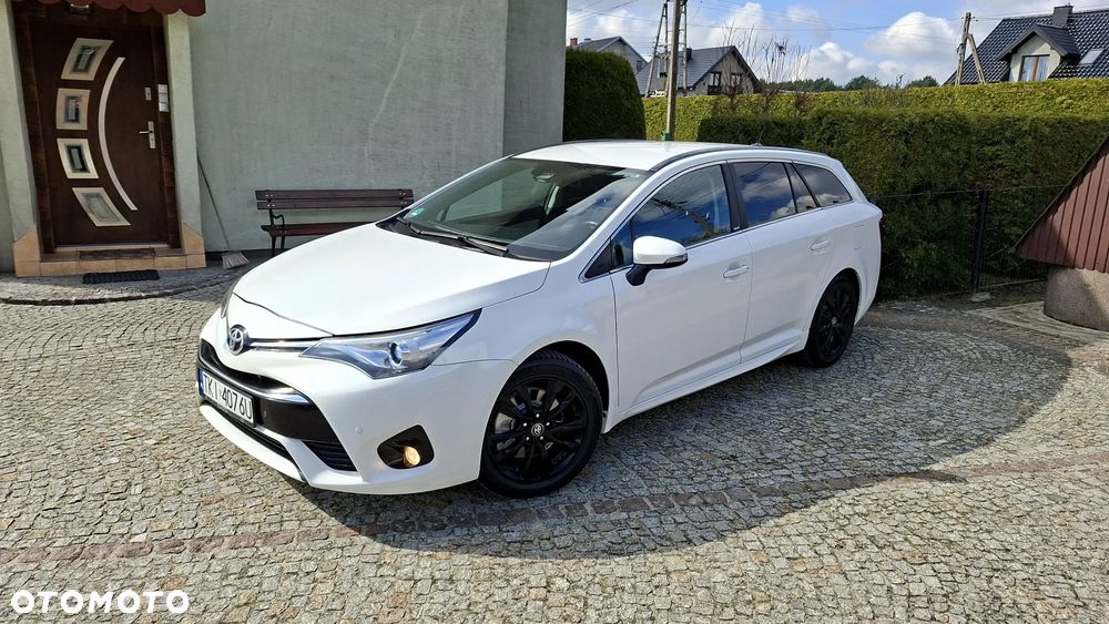 Toyota Avensis 2.0 D-4D Premium - 2