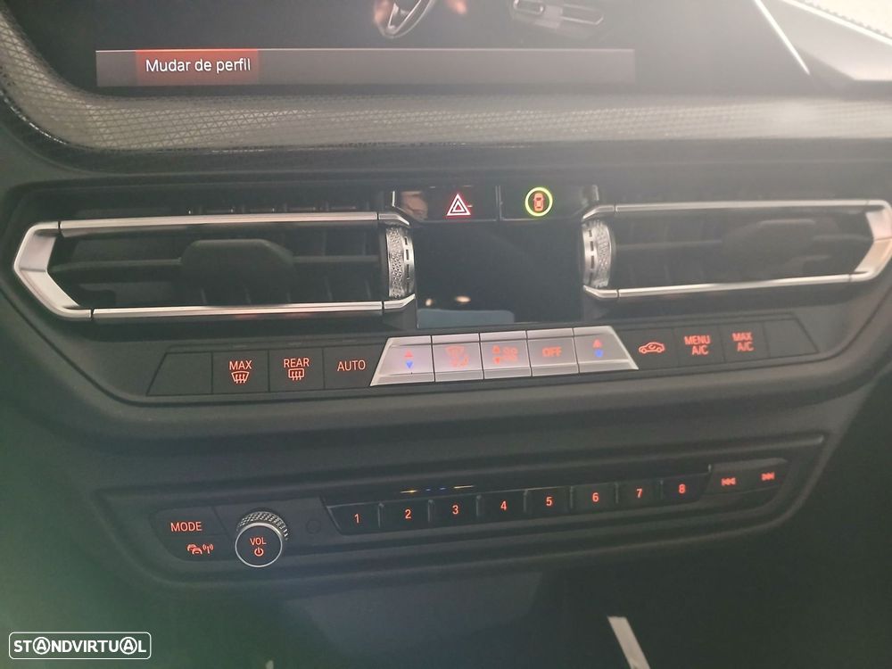 BMW 116 d Pack Desportivo M Auto - 22