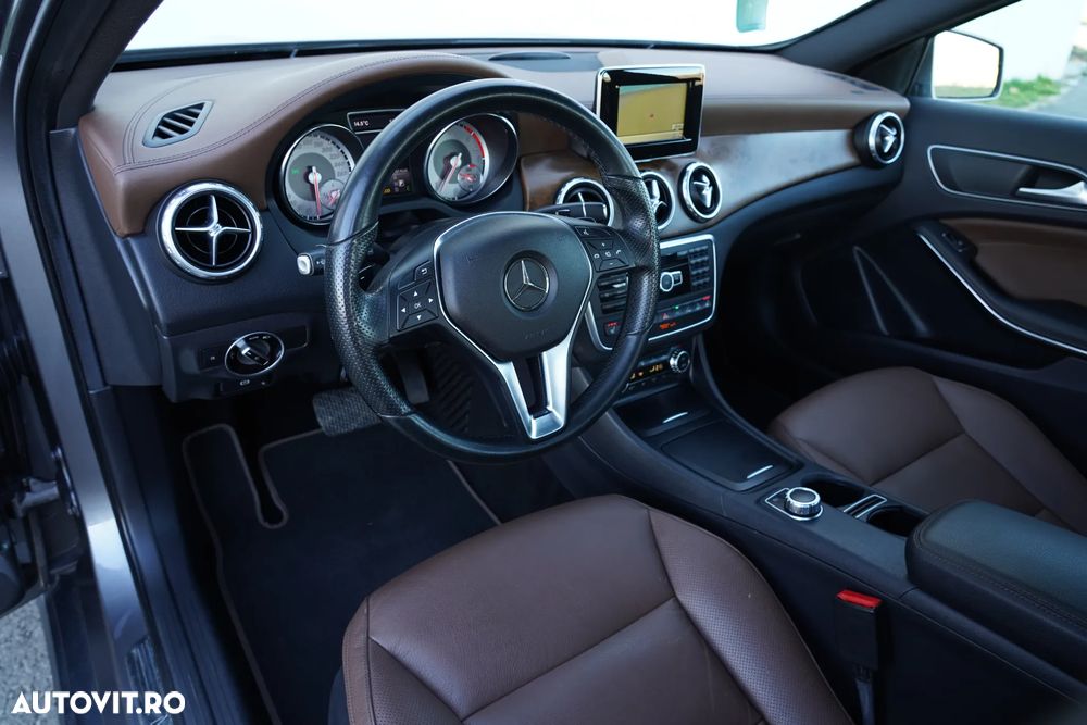 Mercedes-Benz GLA 220 d 4MATIC 7G-DCT Urban - 16