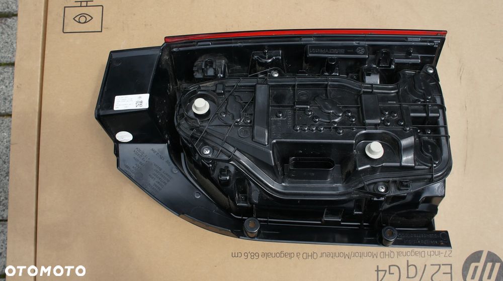 TYLNA LEWA LAMPA VW TRANSPORTER T6.1 - 5