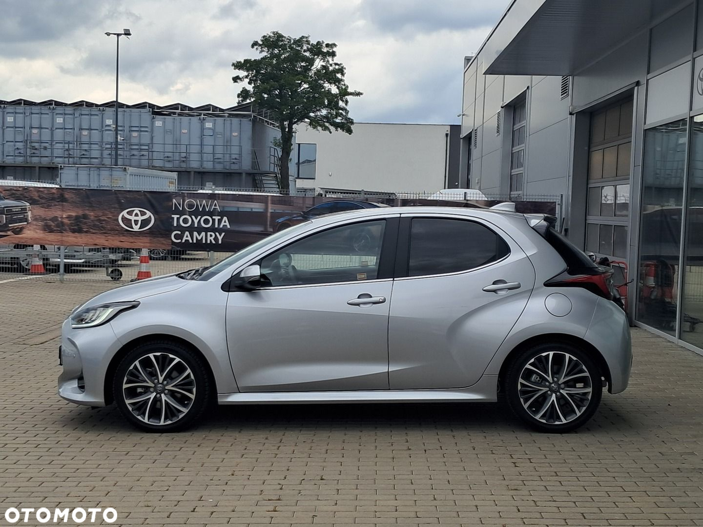 Toyota Yaris Hybrid 1.5 Executive - 4