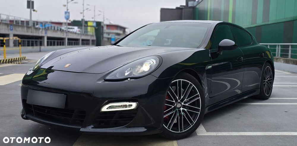 Porsche Panamera - 1