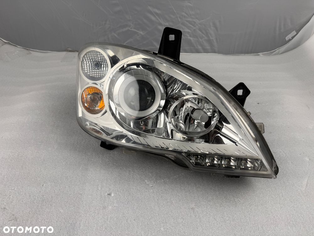 Lampa przednia prawa Mercedes-Benz Vito Viano W639 A639 BI XENON LED - 1