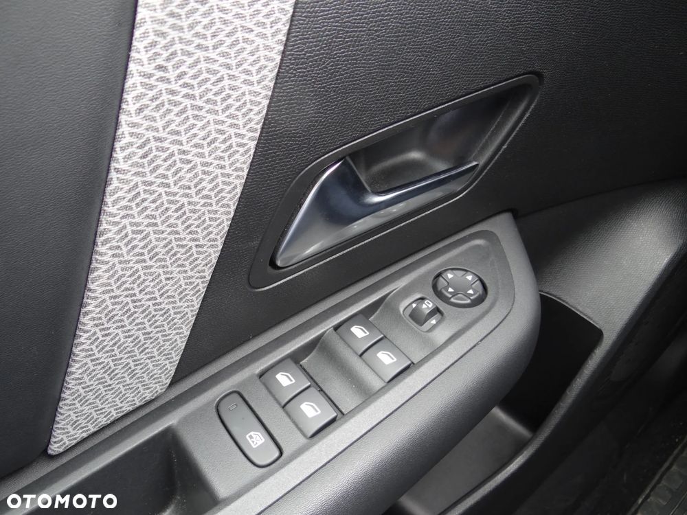 Citroën C4 1.2 PureTech Max S&S EAT8 - 21