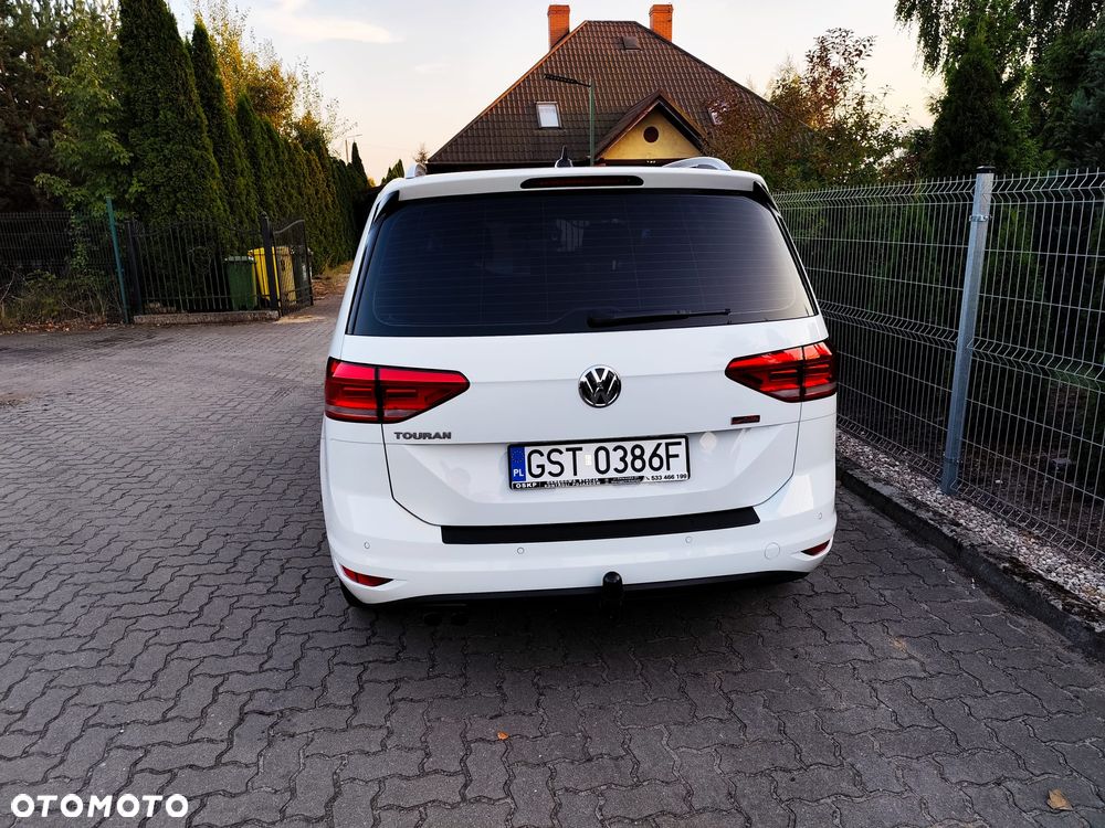 Volkswagen Touran - 10