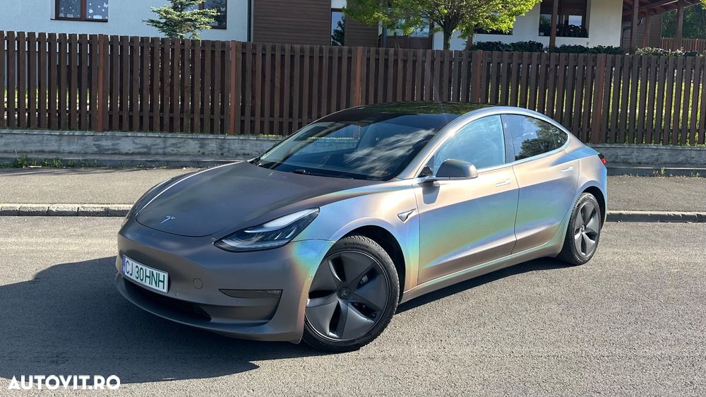 Tesla Model 3 - 1