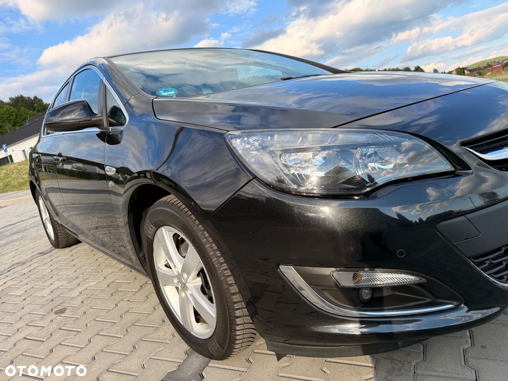 Opel Astra 1.4 T Essentia - 19