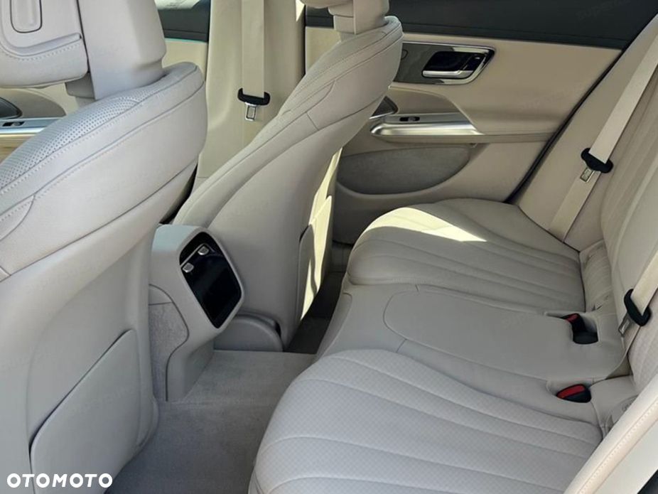 Mercedes-Benz Klasa E 220 d mHEV 4-Matic Exclusive 9G-Tronic - 13