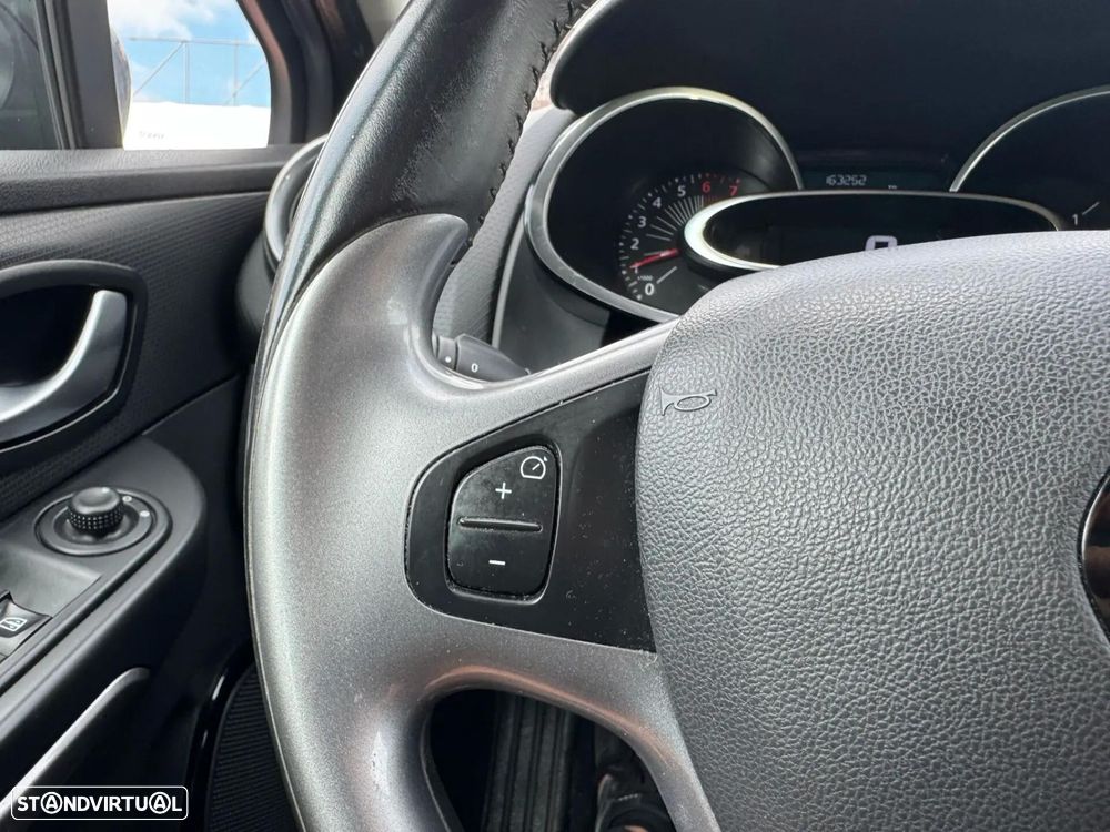 Renault Clio 0.9 TCe Limited - 29
