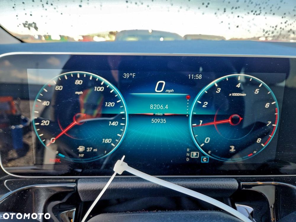 Mercedes-Benz GLA - 8