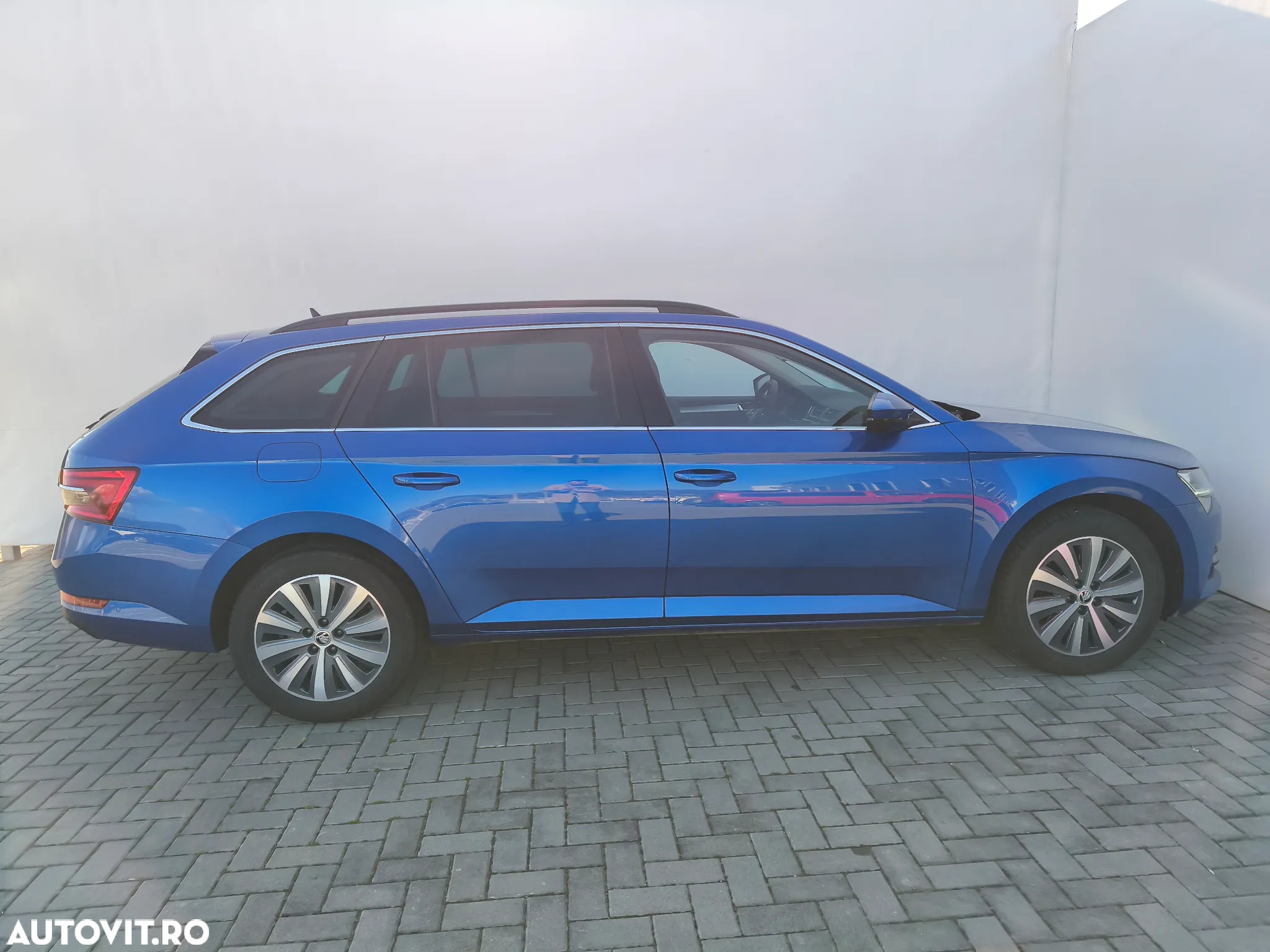 Skoda Superb Combi 2.0 TDI DSG Ambition - 7