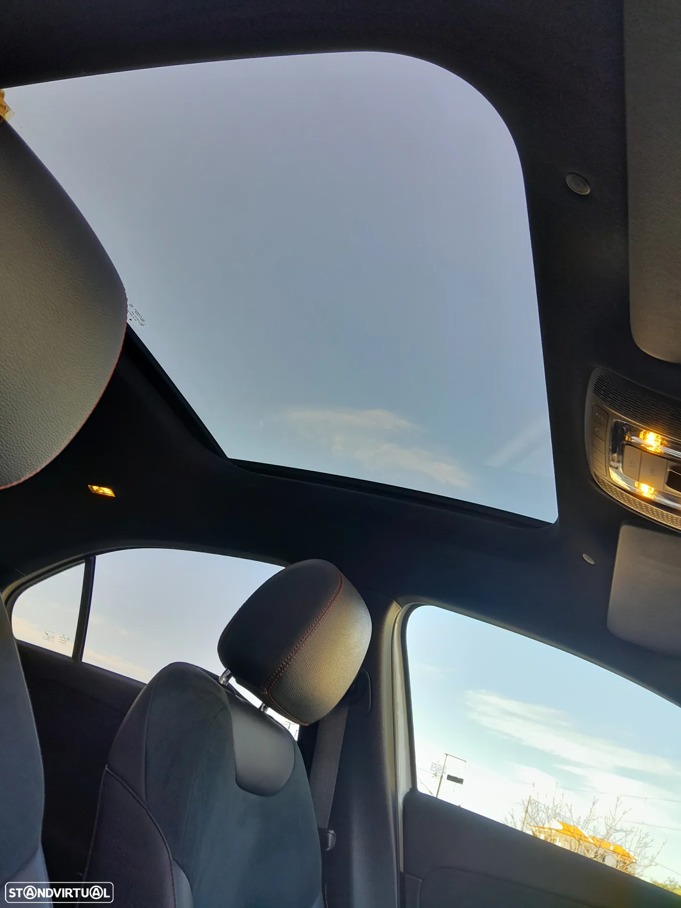 Mercedes-Benz A 250 Limousine e AMG Line - 21