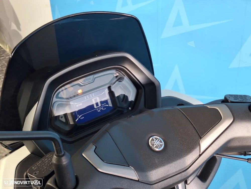 Yamaha NMAX 125 - 10
