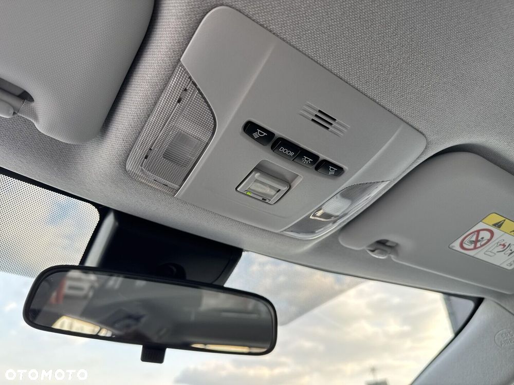 Toyota Corolla 1.8 Hybrid Comfort - 27