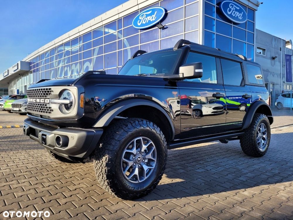 Ford Bronco - 3