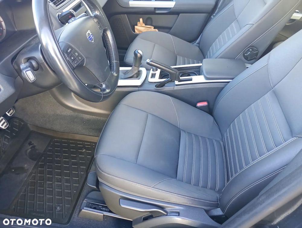 Volvo V50 2.0 Momentum - 19