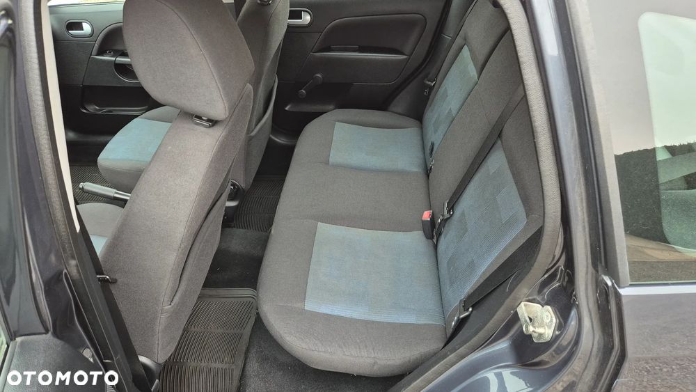 Ford Fiesta 1.3 Ambiente - 18