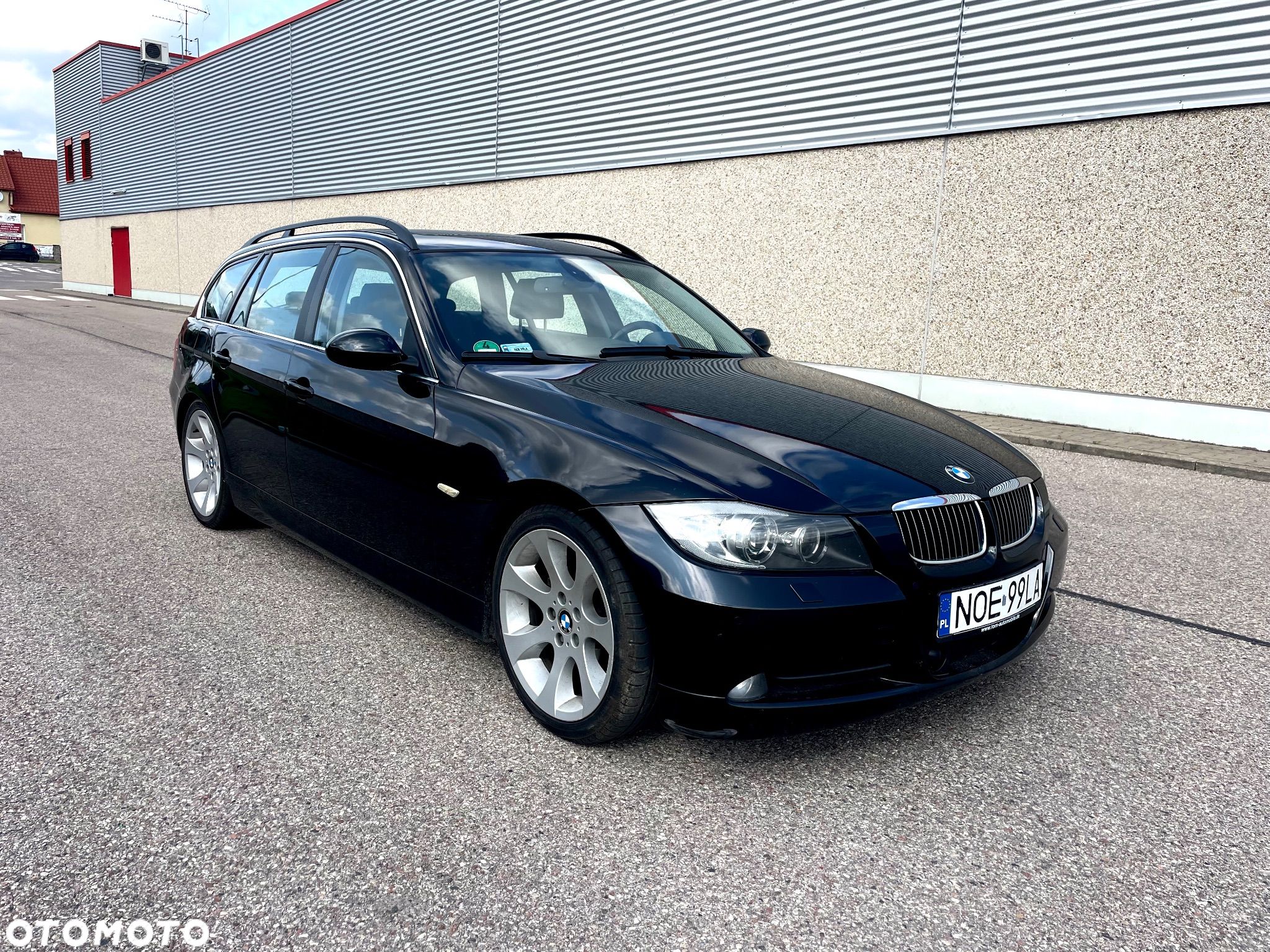 BMW Seria 3 325i Touring - 1