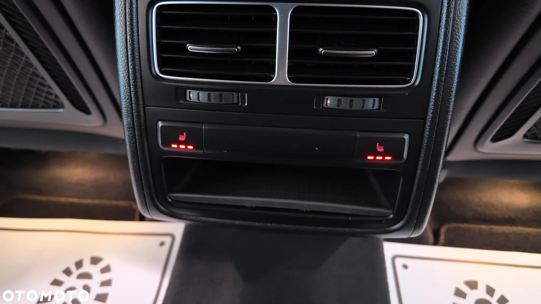 Volkswagen Touareg 3.0 Hybrid Automatik - 33