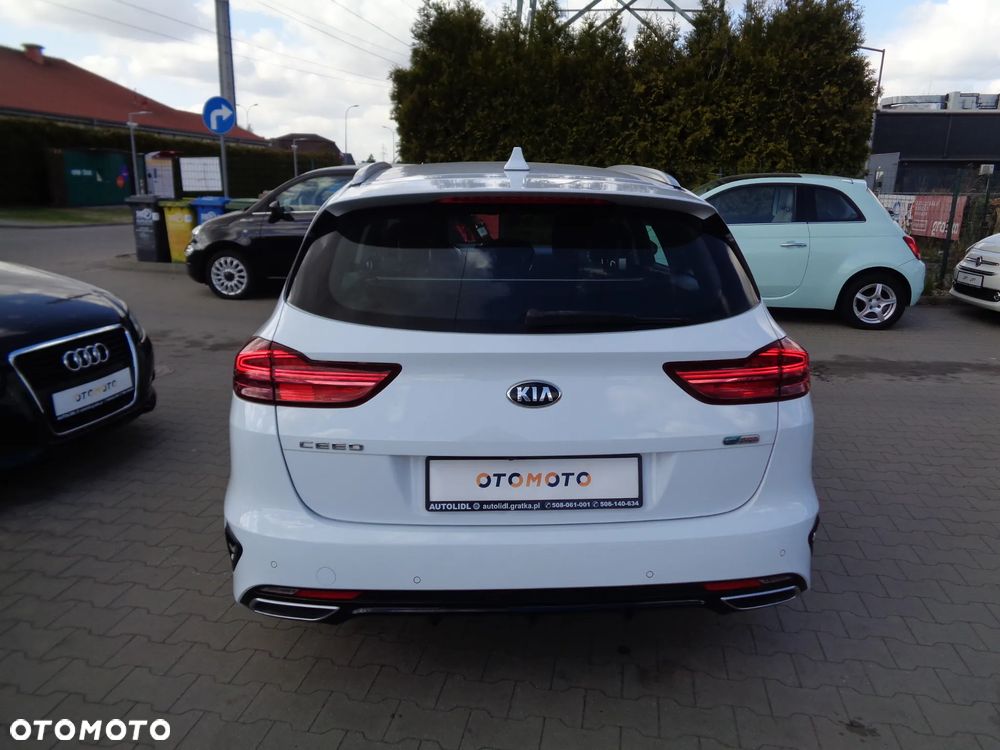Kia Ceed 1.6 GDI DCT OPF Platinum Edition - 11