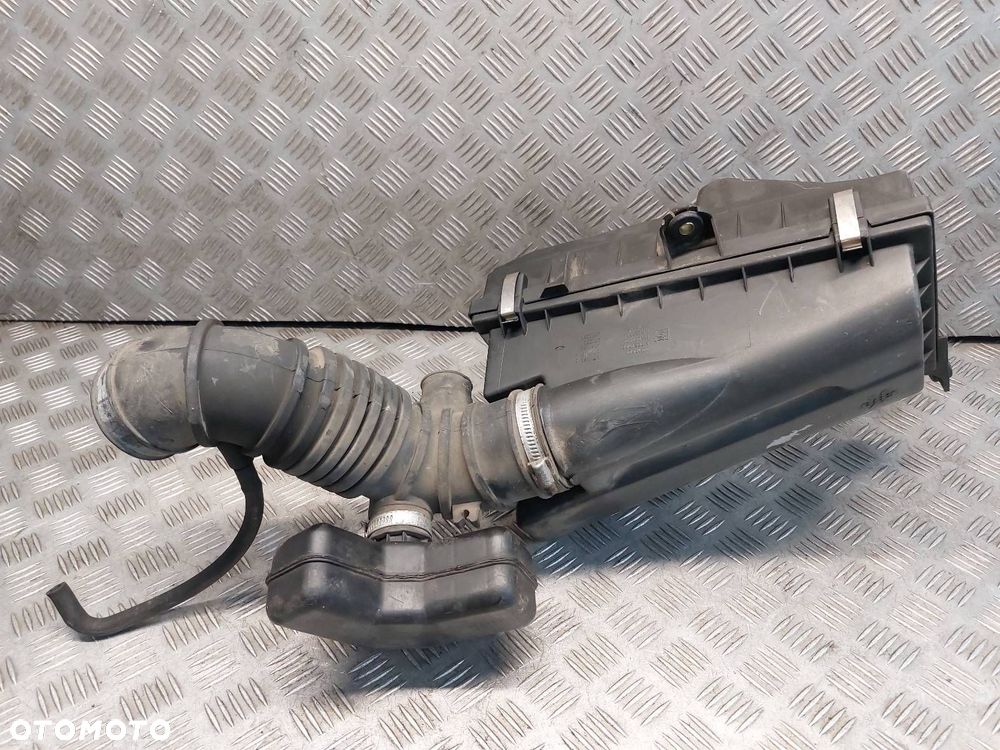 OBUDOWA  PRZEPŁYWOMIERZ RURA DOLOT MITSUBISHI SPACE STAR I 1.6 16V - 2