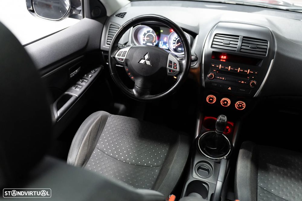 Mitsubishi ASX 1.8 DI-D Instyle - 32