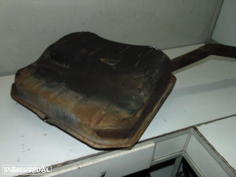 Renault 4L depósito de combustível - 5