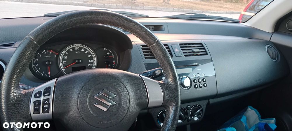 Suzuki Swift - 5
