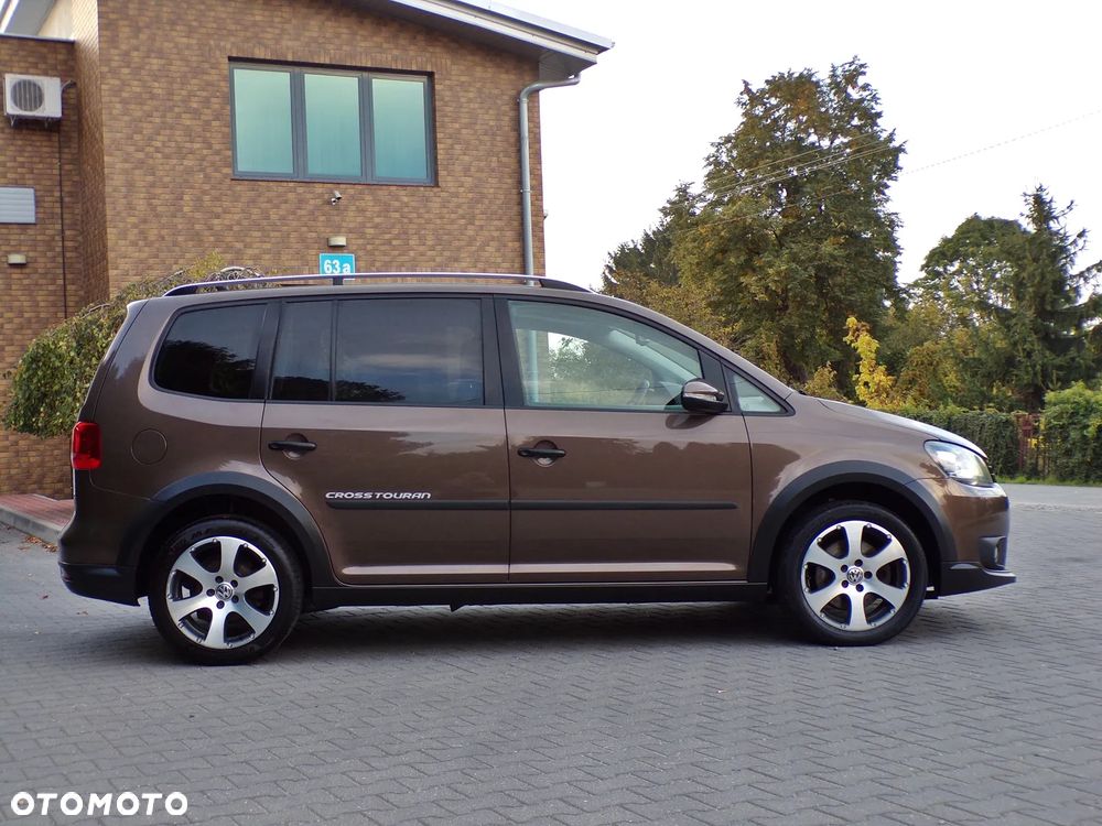 Volkswagen Touran 2.0 TDI DPF DSG Cross - 8