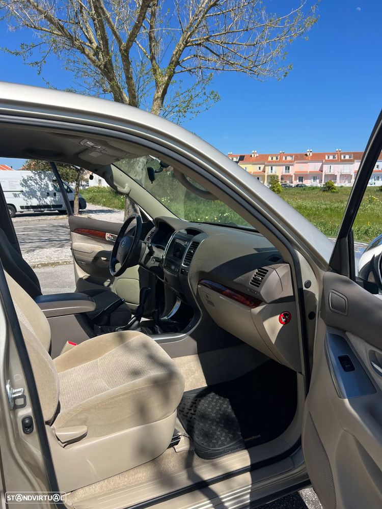 Toyota Land Cruiser Prado - 5