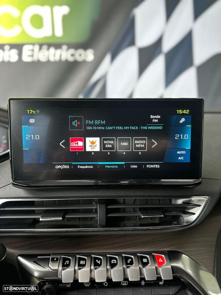 Peugeot 3008 1.6 Hybrid4 GT Line e-EAT8 - 17