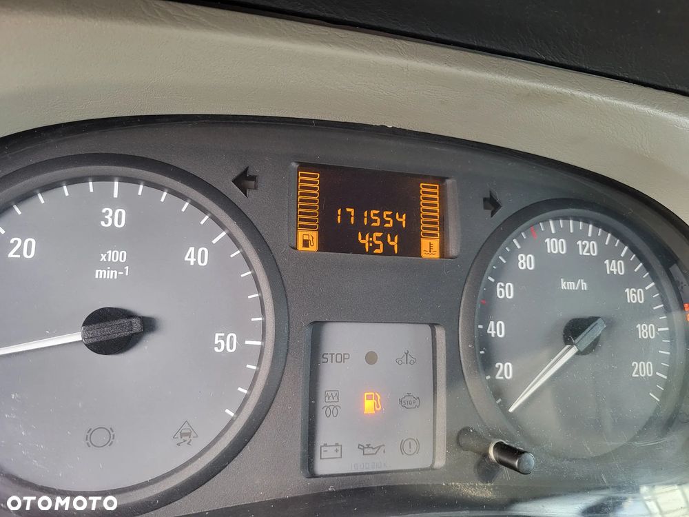 Opel Vivaro - 17