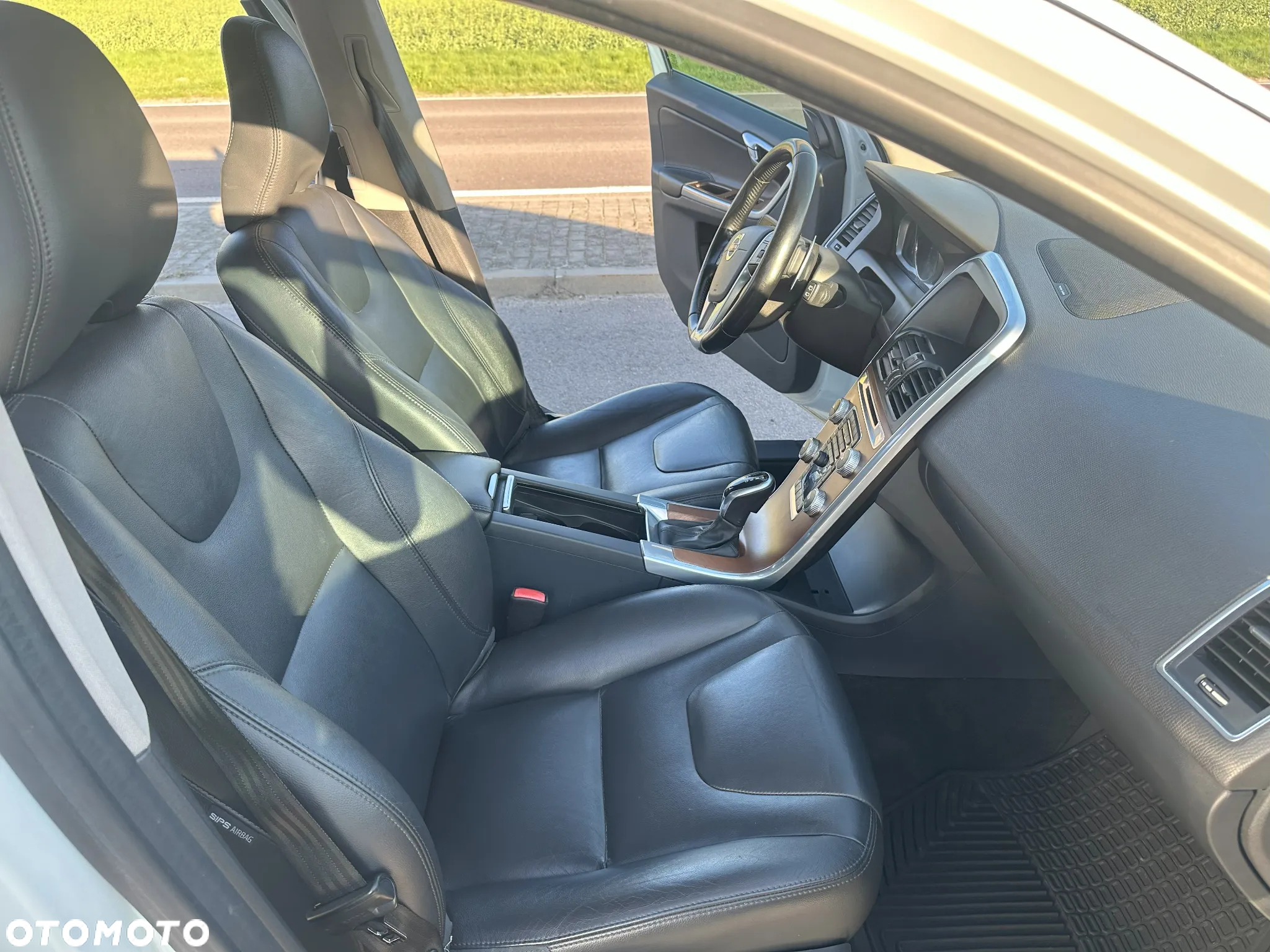 Volvo XC 60 T6 AWD Edition Pro - 21