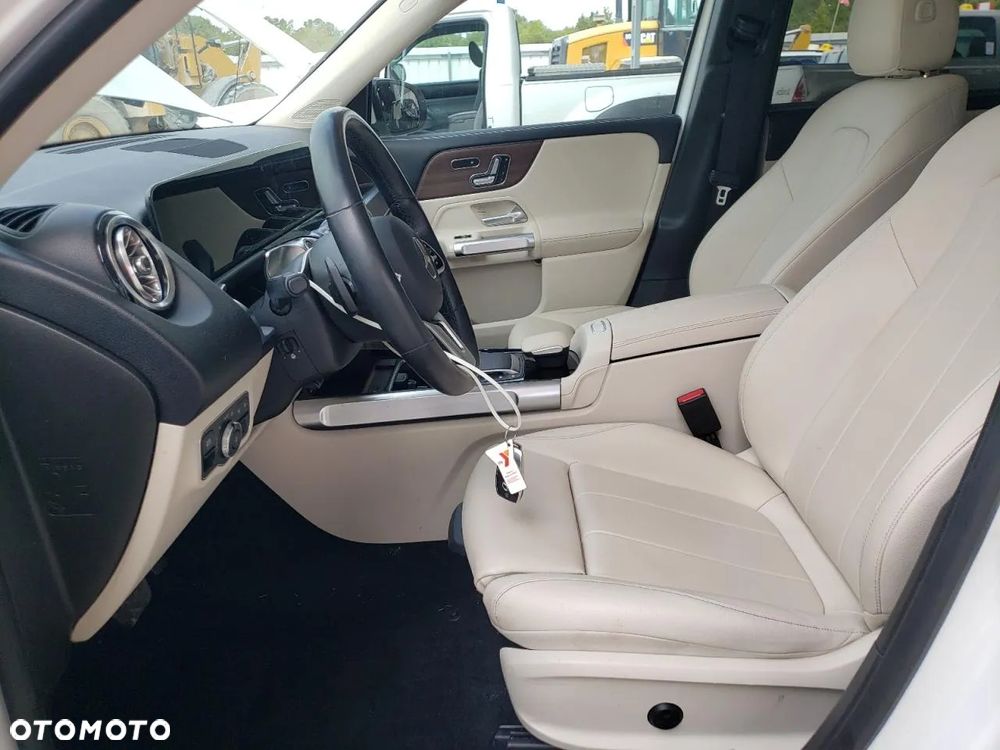 Mercedes-Benz GLB 250 4-Matic 8G-DCT - 8