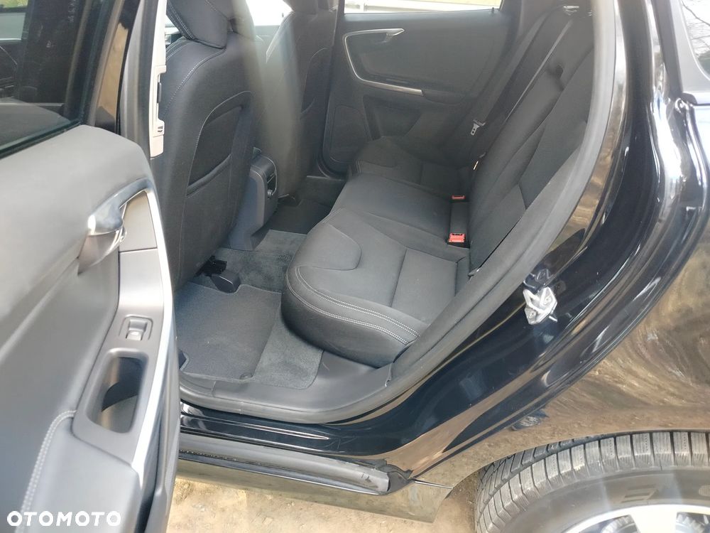 Volvo XC 60 D3 Drive-E Momentum - 20