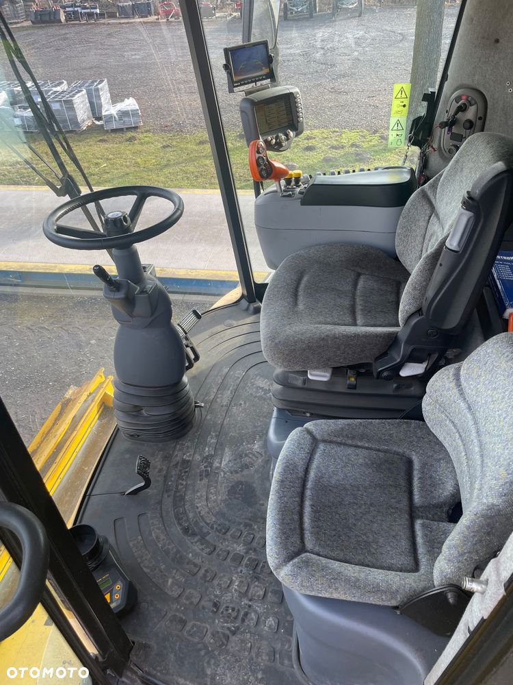 New Holland CX 8070 - 16