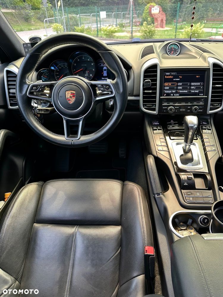 Porsche Cayenne Standard - 16