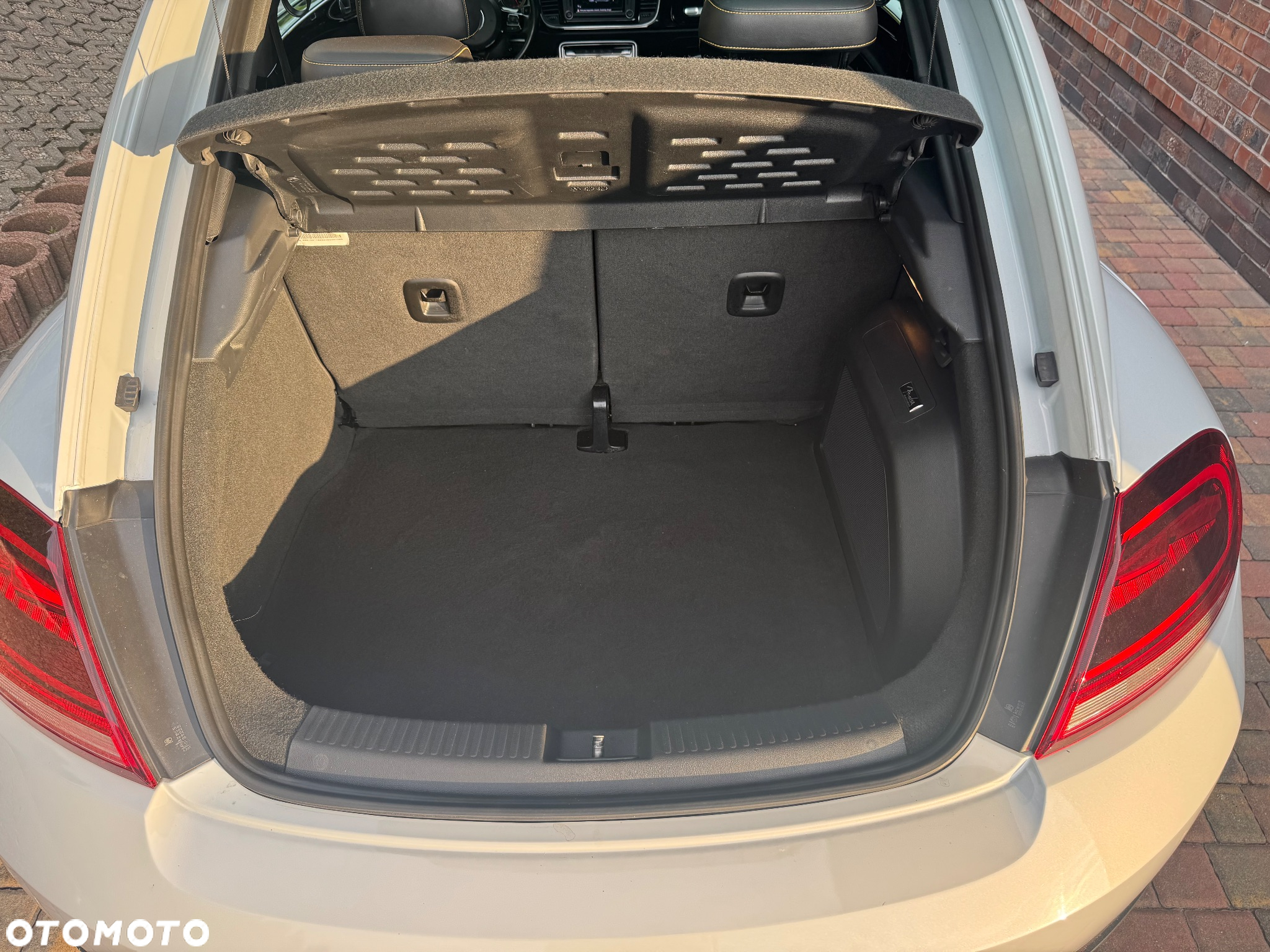 Volkswagen Beetle The 2.0 TDI DPF Blue Motion Technologie Dune - 23