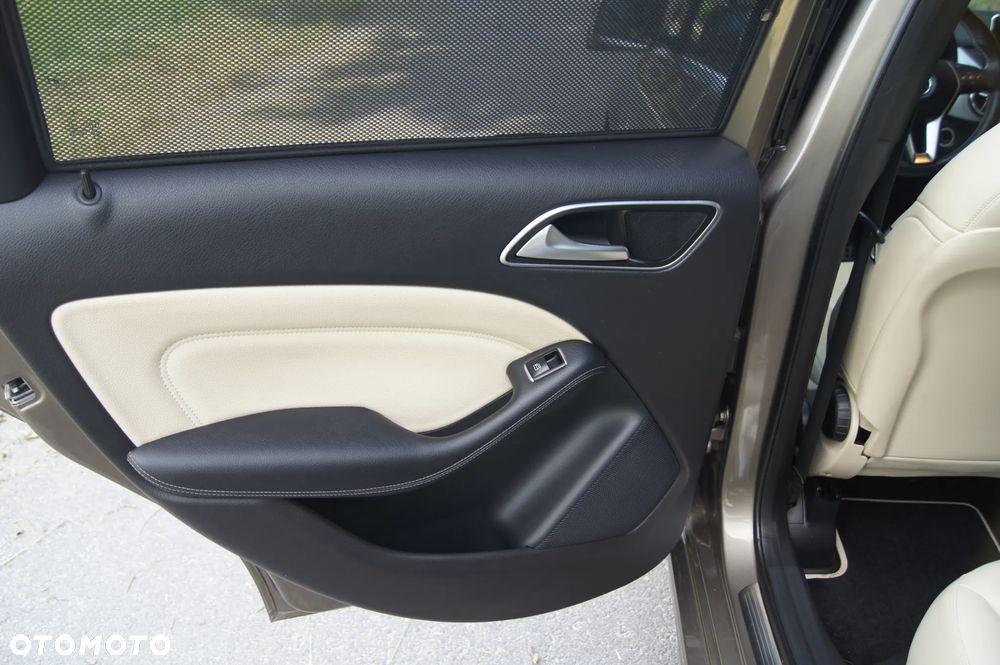 Mercedes-Benz Klasa B 180 CDI (BlueEFFICIENCY) - 25